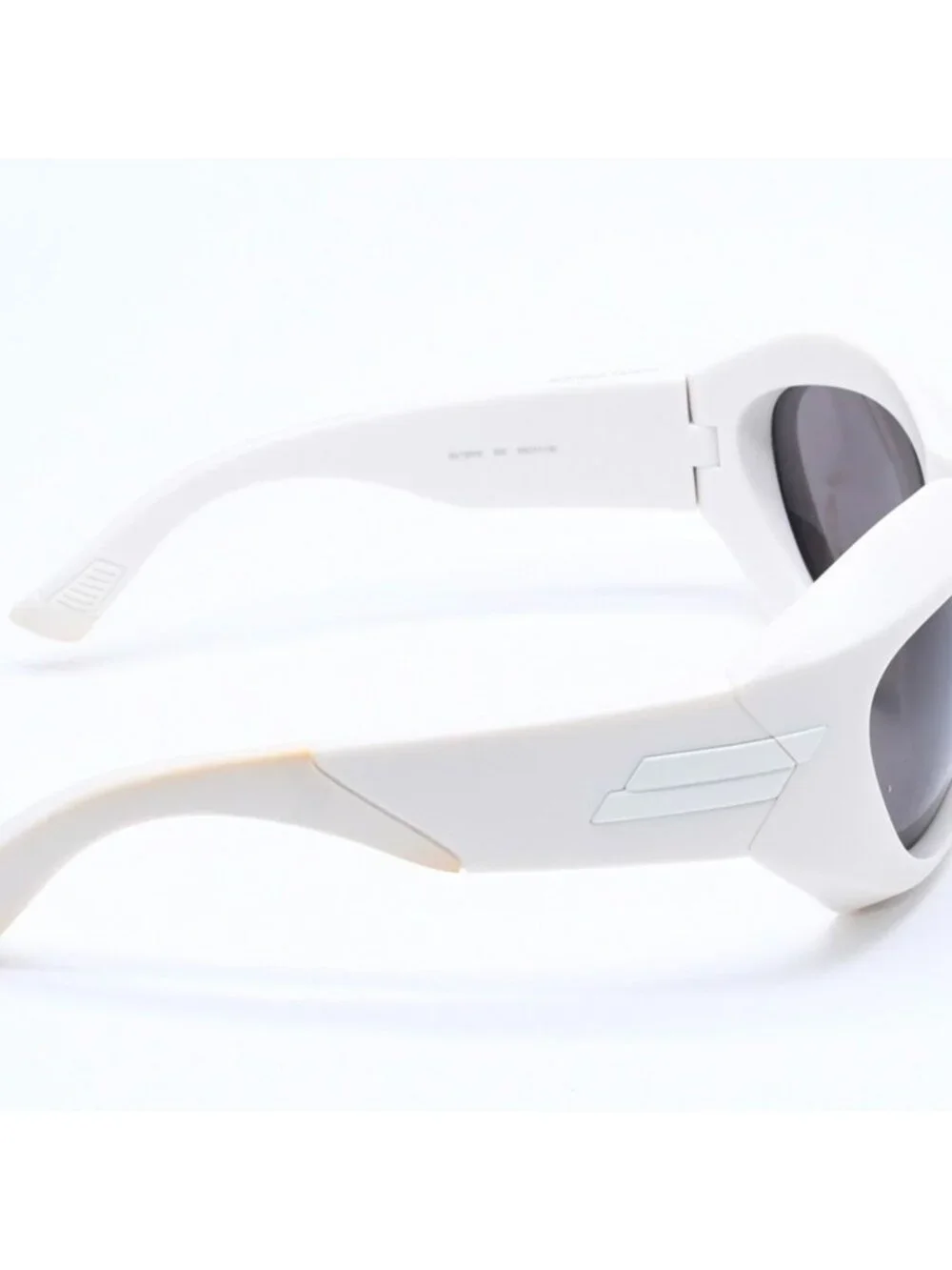 Bottega Veneta Shield Sunglasses Eyewear 63 Acetate White